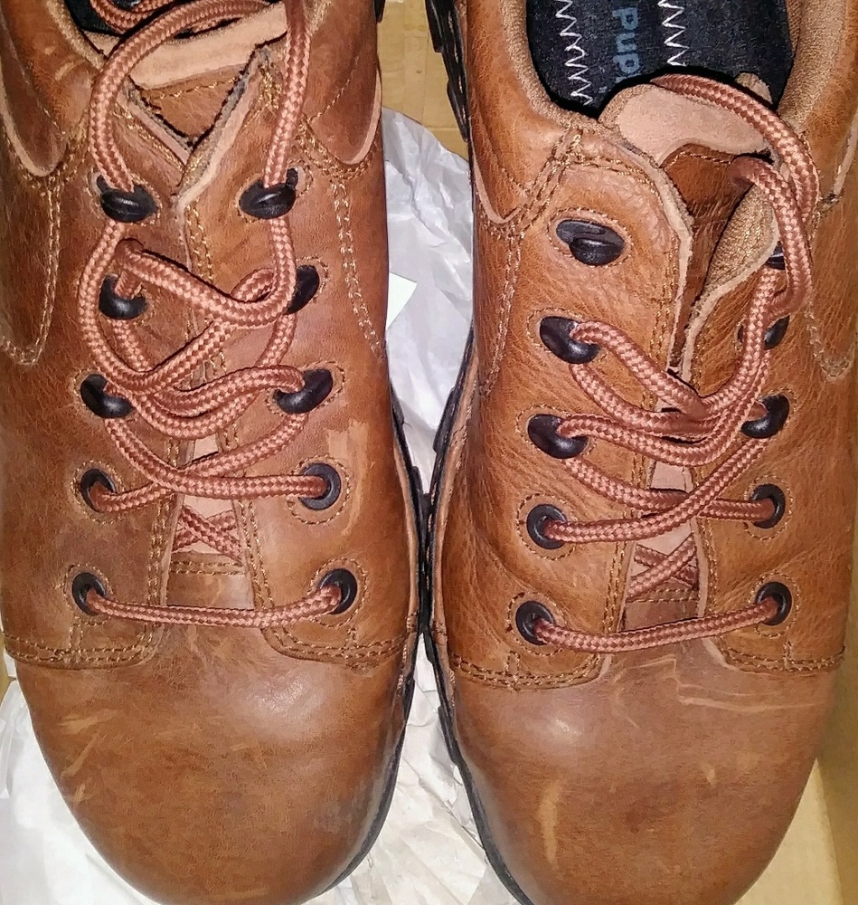 Hush Puppies Slip Resistant and Oil Resistant